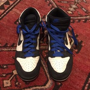 Classic Nike Hi-Top - Men’s 10.5